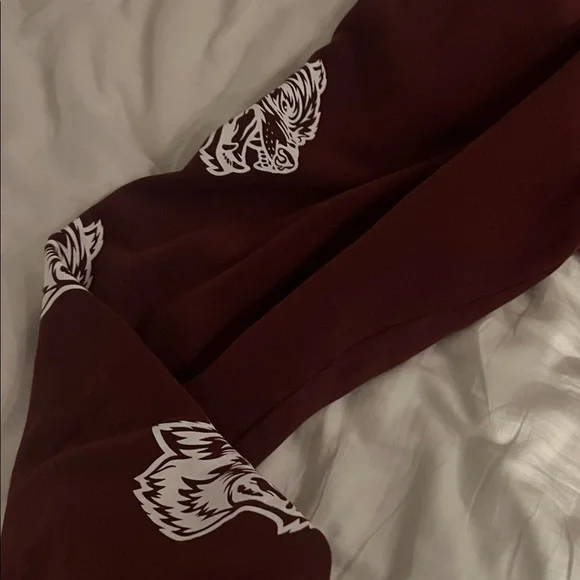 Darc Sport Wolves Women’s Burgundy Joggers Size Small - Picture 3 of 7